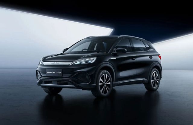 BYD ATTO 3 Front Three-Quarter