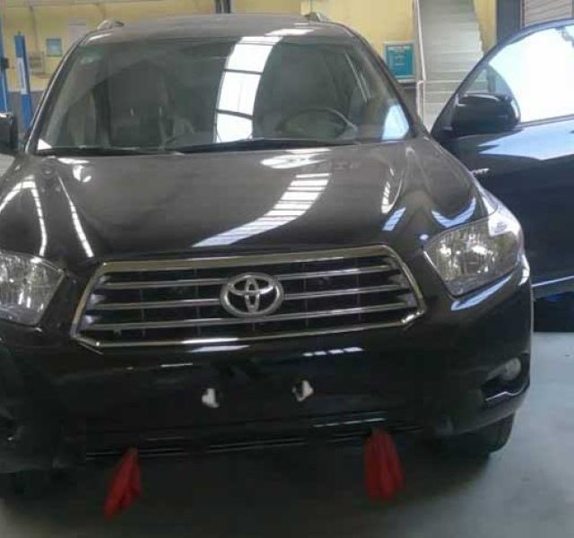 2002 Toyota Highlander Front Elevation