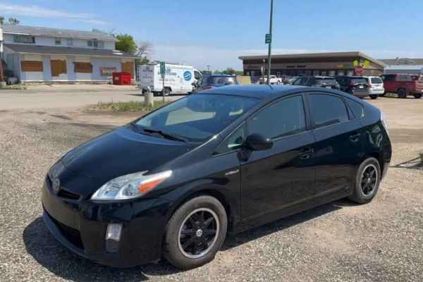 2010 Prius Left front Three-Quarter view