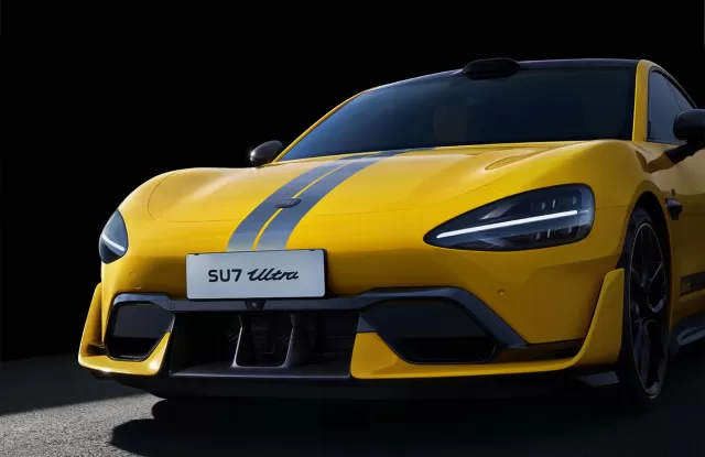 A yellow SU7 Ultra sports car with gray stripes.