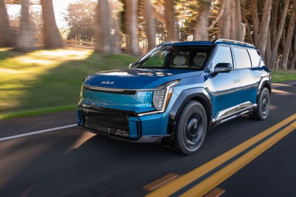 2025 Kia EV9 Rolling Shot