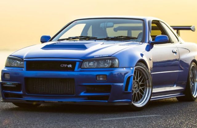 Nissan Skyline GT-R R34 Front Three-Quarter
