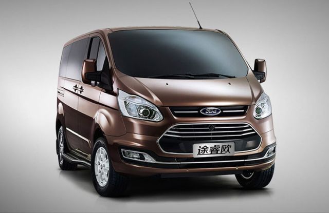 Ford Tourneo PHEV Front View