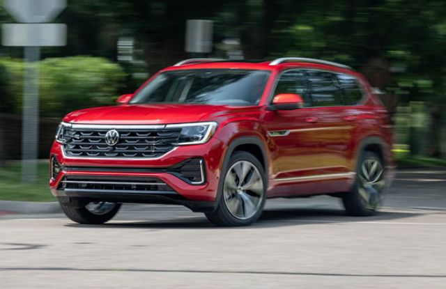 Volkswagen Atlas 2025 Front Three-Quarter