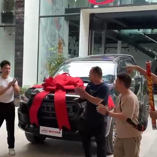 DGmotors Phnom Penh Store Sells First Foton Pickup Truck