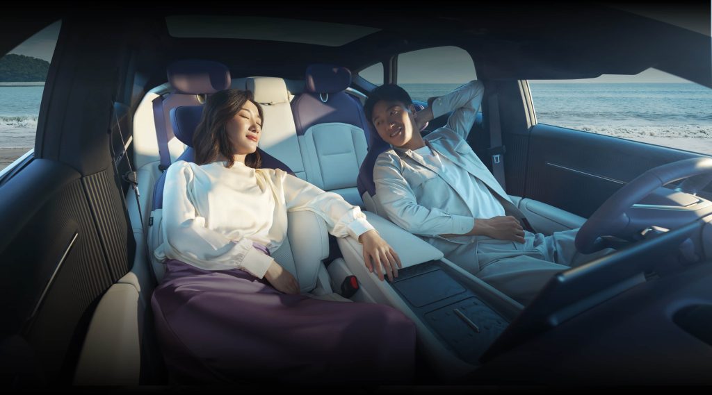 AVATR12 2025 Max EV Edition Dual zero-gravity astronautical seats