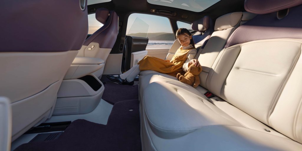 AVATR12 2025 Max EV Edition The rear spacious hall