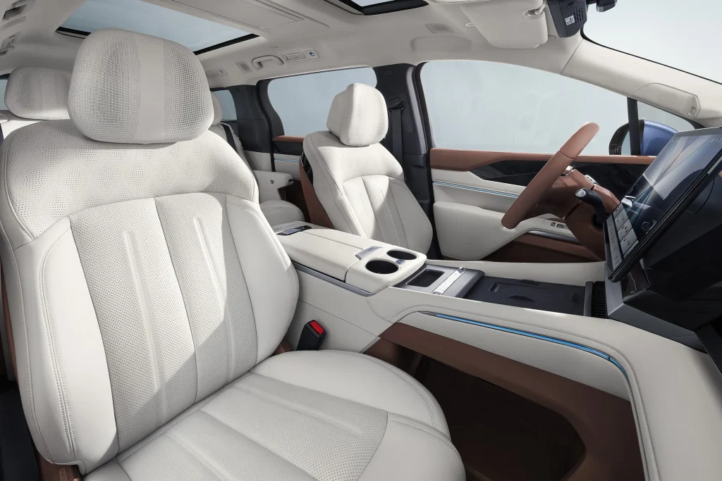 Front Nappa leather seats 8-way power adjustable for main driver/4-way power adjustable for passenger/front ventilated/heated/lumbar support/memory welcome function/detachable music headrests/10-point massage for main driver