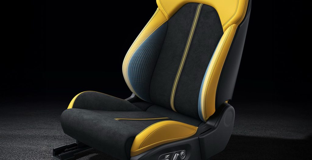 XIAOMI SU7 ultra 2025 seating Upgraded active side support