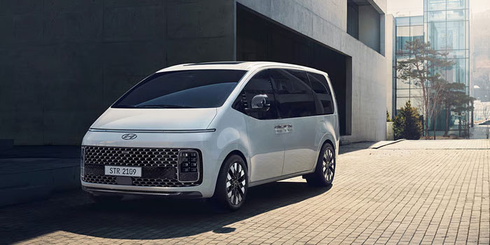 Hyundai Staria Front Three-Quarter