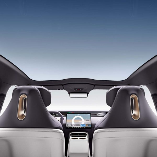 Avatr 06 2025 Max EV Edition - panoramic glass roof