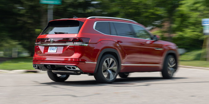 Volkswagen Atlas 2025 Rear Three-Quarter