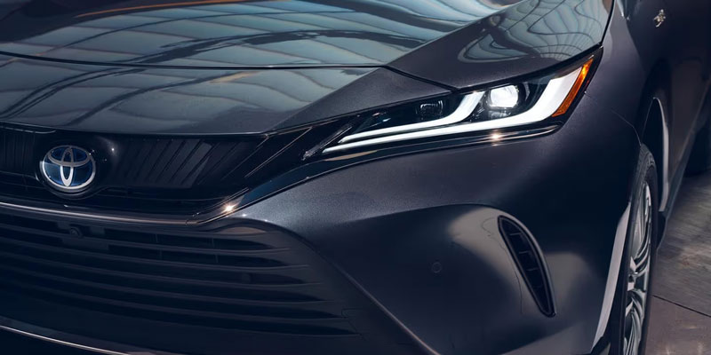 2024 Toyota Venza front lights