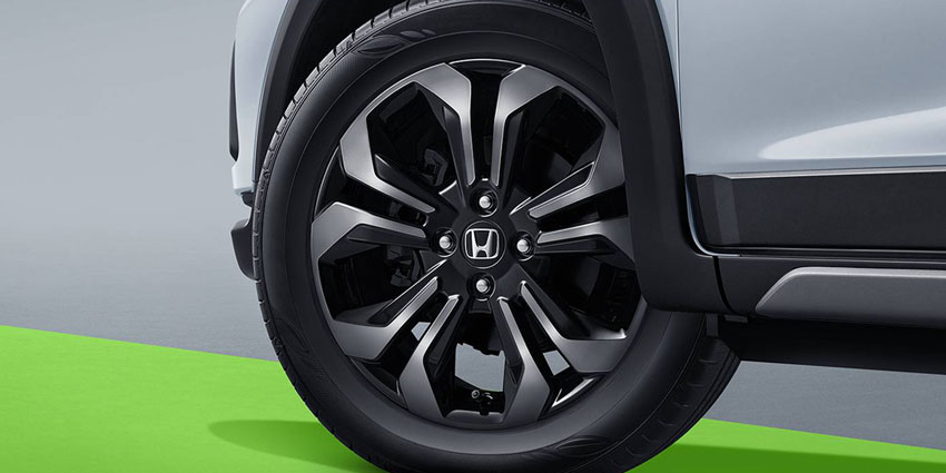 2025 Honda Fit Blacked-out Stylish Wheels