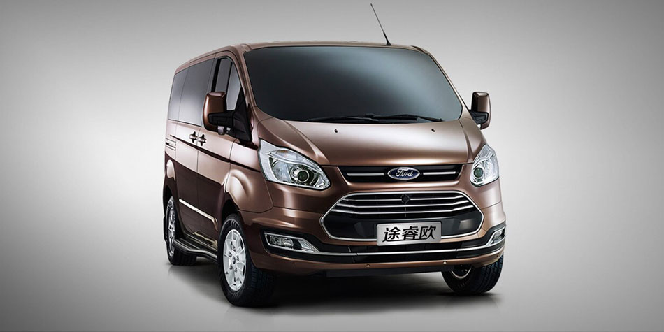 Ford Tourneo PHEV Front View