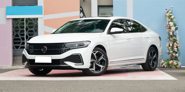 Volkswagen Passat 2024 Front Three-Quarter