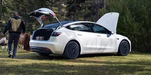2025 Model 3 Standard Rear Three-Quarter