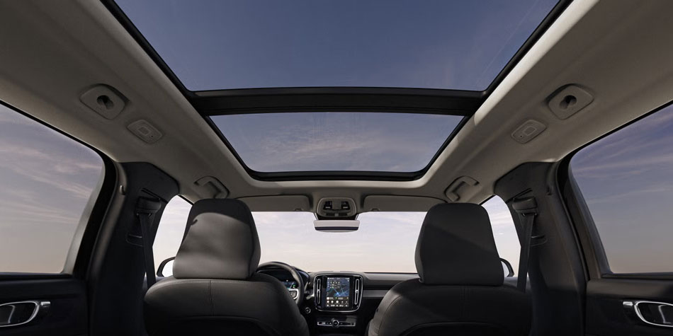 2026 Volvo XC40 Panoramic Sunroof