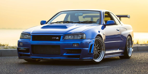 Nissan Skyline GT-R R34 Front Three-Quarter