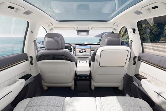 The Zeekr 7X has a spacious interior