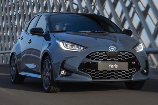 Toyota Yaris Hybrid Front Three-Quarter
