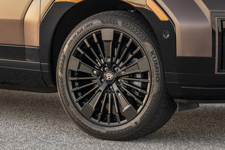 2026 Hyundai Santa Fe Wheel Shot
