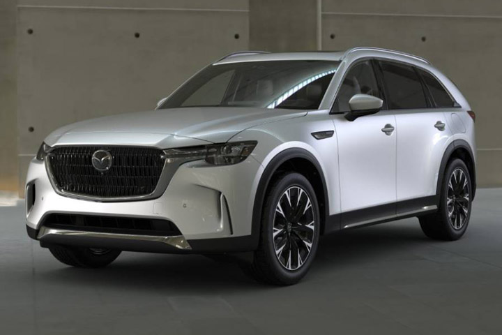 2026 Mazda CX-90 Front Three-Quarter