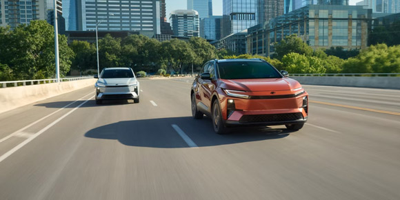 2026 Toyota C-HR XSE Front Three-Quarter