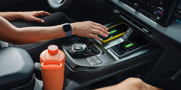 2026 Toyota C-HR XSE Wireless Charging