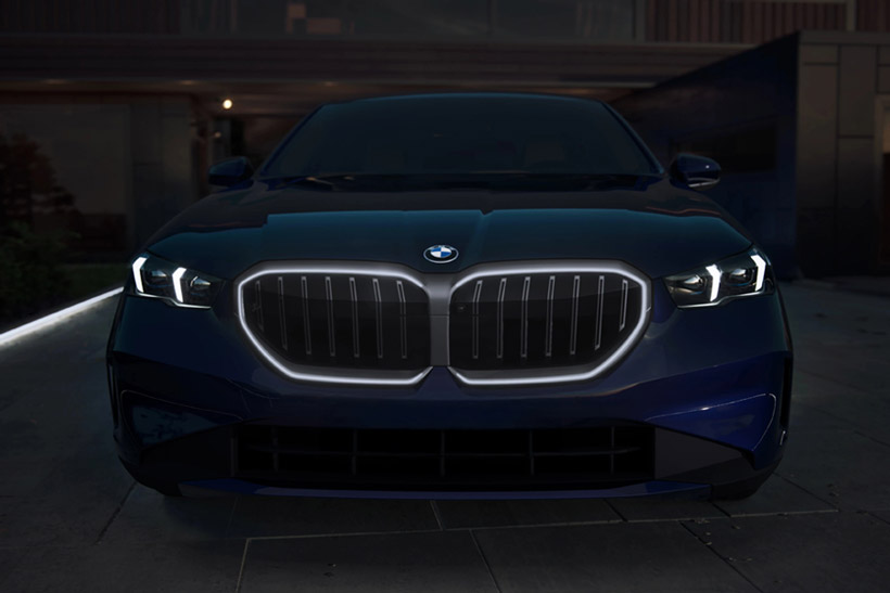 Illuminated BMW kidney and headlights BMW 5 Series Sedan G60 ICE
