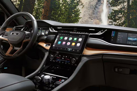 The interior of a 2025 Jeep Grand Cherokee Summit Reserve