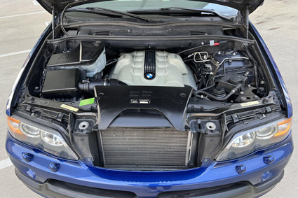 2006 BMW X5 engine compartment