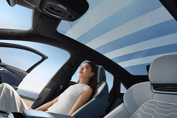 2026 Audi A6 e-tron features a super-large panoramic sunroof