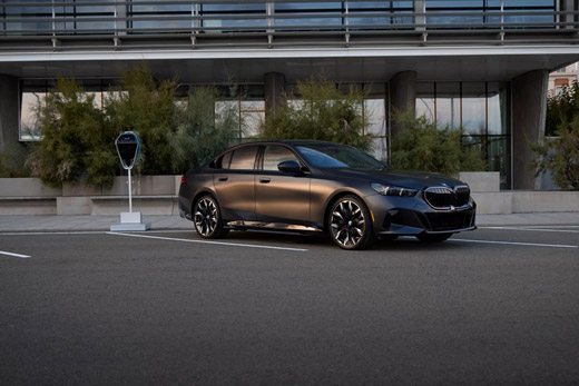 2027 BMW 550e xDrive charging