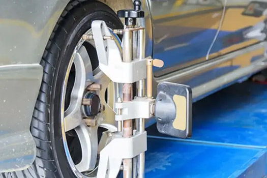 Balancing center wheel of car