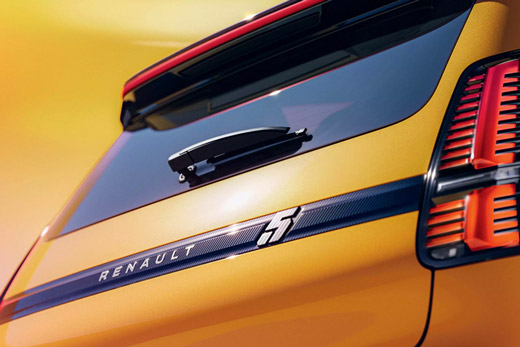 Close-up of the Renault 5 Electric rear logo