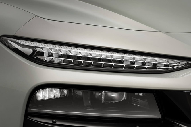 Close-up of the headlights of the 2026 Audi A6 e-tron