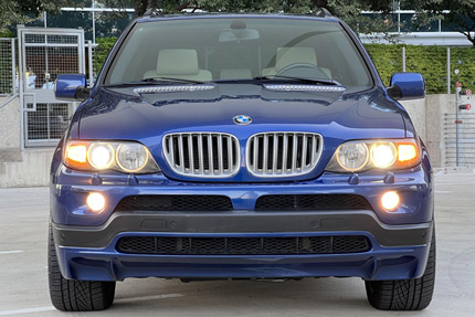 Front view of the 2006 BMW X5
