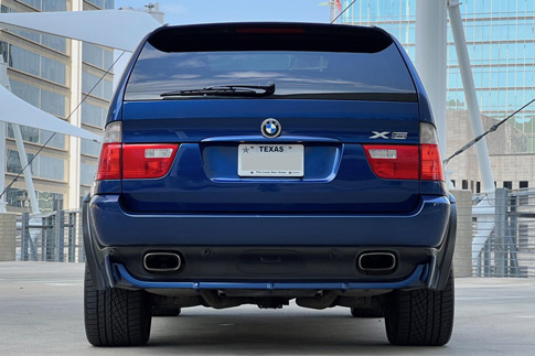Rear view of the 2006 BMW X5
