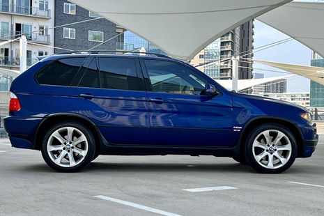 Side view of the 2006 BMW X5