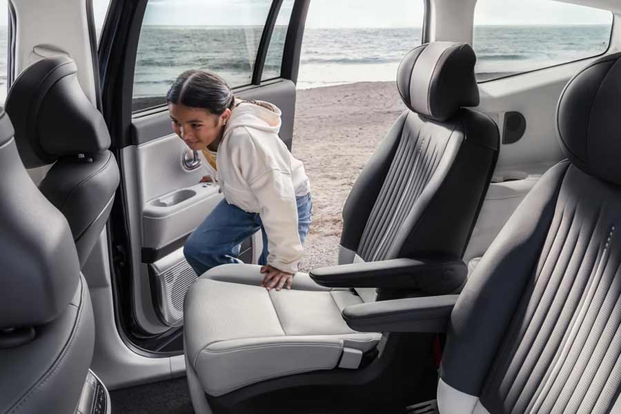 2026 IONIQ 9 rear captains chairs