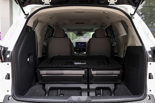 2027 Toyota Cinna trunk space