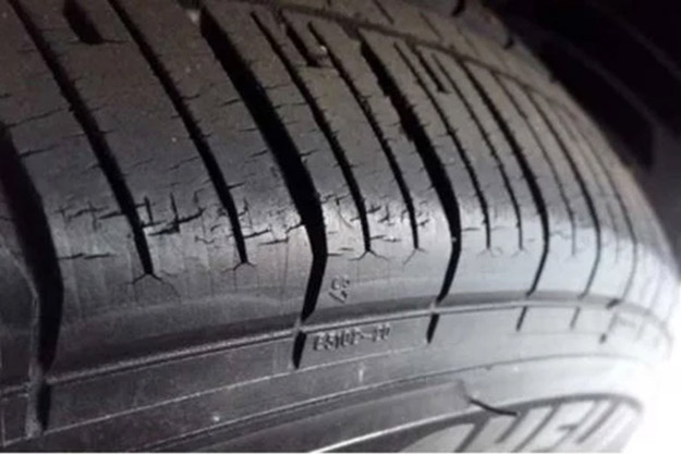 Car tire oxidation aging