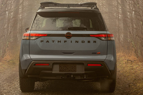 Rear view of the 2026 Nissan Pathfinder Rock Creek