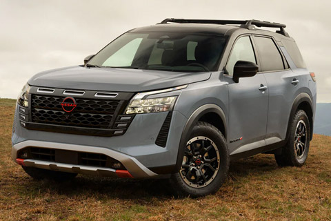 Three-quarter view of the front side of the 2026 Nissan Pathfinder Rock Creek