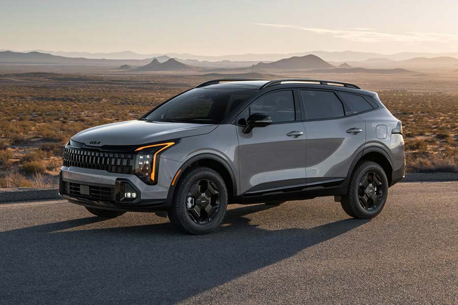 2026 Kia Sportage Three-Quarter Front View
