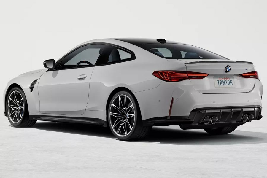 Rear Three-Quarter view of the 2027 BMW M4 Coupe